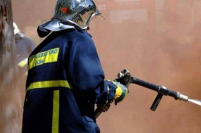 Στους δρόμους οι πυροσβέστες - Κλειστή η Κατεχάκη