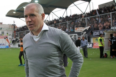 Ο coach - «Αναστοπουλ-άκης» τα΄χει… τετρακόσια! (photos)