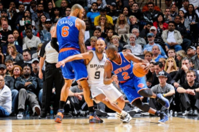 NBA: 6-0 μέσω Τέξας οι Νικς