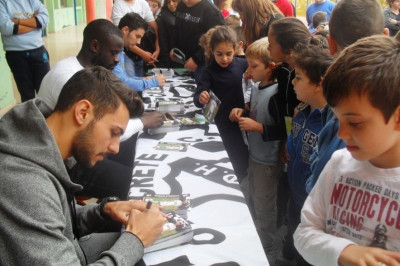 ΟΦΗ: Αποθέωση από τους μαθητές