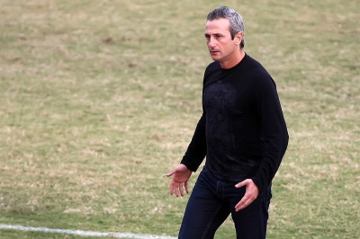 Μπαξεβάνος: «Τα πάντα για την παραμονή»