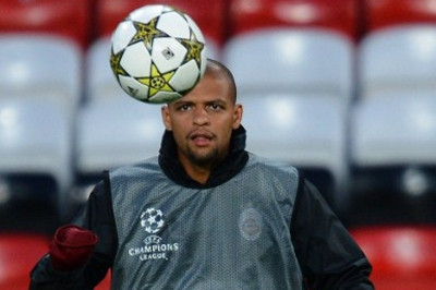 Δεν τα βάζει, αλλά τα... πιάνει ο Μέλο! (video)