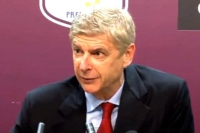 Βενγκέρ: «Οι δημοσιογράφοι έχετε… Αλτσχάιμερ!» (video)