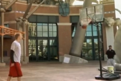 Ντιτρόιτ Πίστονς: Σουτάρει από παντού ο Σίνγκλερ (video)