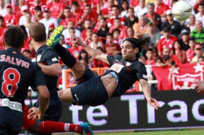 Φαλκάο, Νεϊμάρ και Στοκ στην τελική... ευθεία! (videos)