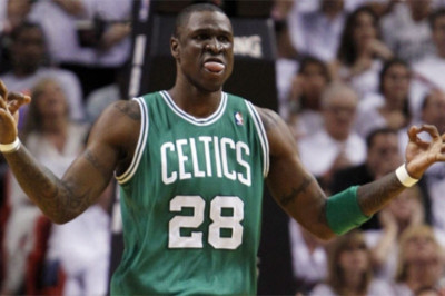 Τορόντο Ράπτορς: Συμφωνία με Μικαέλ Πιετρούς