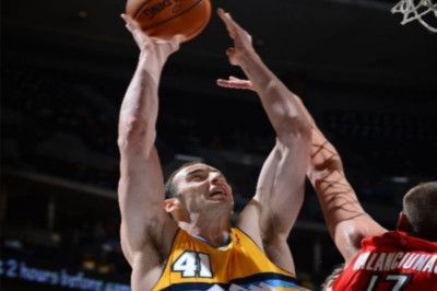 Ντένβερ Νάγκετς: Double-double ο Κουφός (videos)