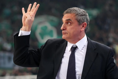 Πεδουλάκης: «Πυλώνας μας η άμυνα»