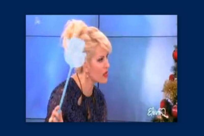 Η Ελένη πήρε τη… μυγοσκοτώστρα της!