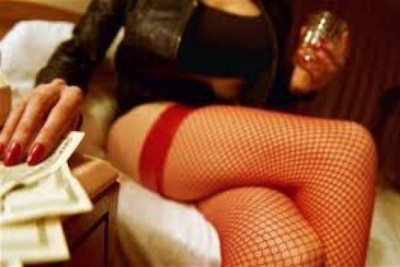 Στα δίχτυα της ΕΛ.ΑΣ.: Πρόσφεραν ποτό με... σεξουαλική επαφή!