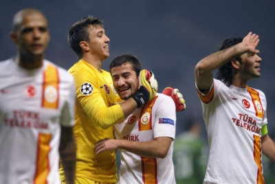 Στη Γαλατασαράι το ντέρμπι, 2-1 την Φενερμπαχτσέ (video)