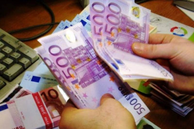 Στο ενιαίο μισθολόγιο του Δημοσίου και οι ΔΕΚΟ