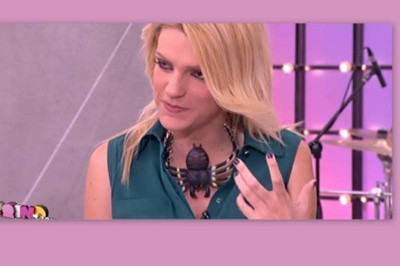 Σάσα Σταμάτη: Μία αράχνη στο λαιμό της!