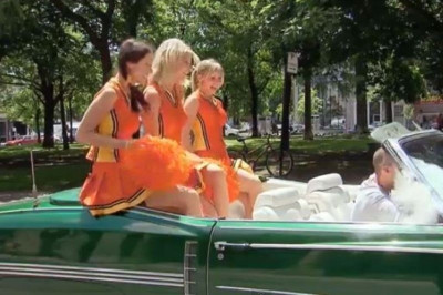 Oι cheerleaders προτίμησαν την αμαξάρα και την... πάτησαν! (video)