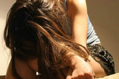 Μητέρα άκουγε στο τηλέφωνο να βιάζουν την 15χρονη κόρη της