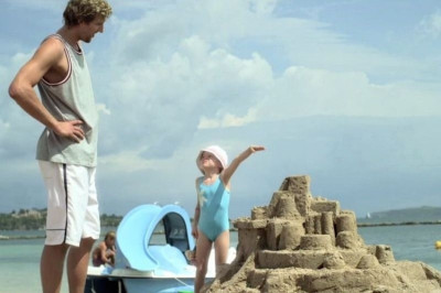 Τι κάνει… Χριστουγεννιάτικα στην παραλία ο Νοβίτσκι; (video)