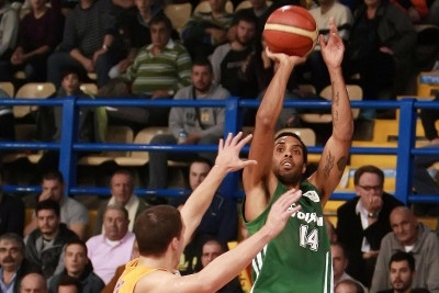 Κίτσεν: Στη διάθεση του Πέτροβιτς