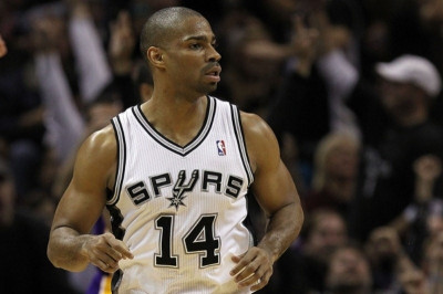 Σαν Αντόνιο Σπερς: Διάστρεμμα ο Γκάρι Νιλ