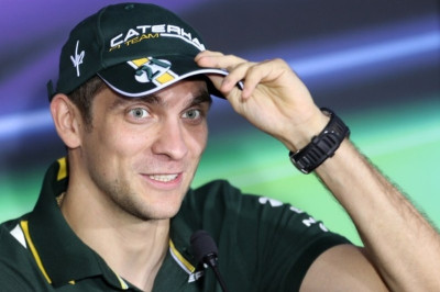 Μένει στην Caterham ο Πετρόφ