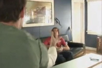 Αυτός ο τύπος πιάνει... γυαλιά στον αέρα! (video)