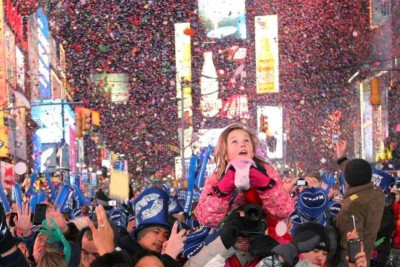Βίντεο: Η Times Square μετά το πρωτοχρονιάτικο πάρτι