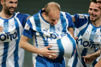 Αφιέρωσε στο μωρό που έρχεται... (photos)