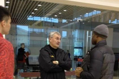 Επιστροφή στην Κίνα για Καζλάουσκας