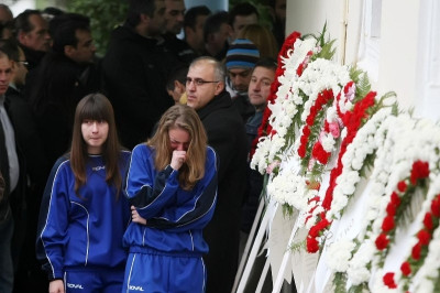 Θρήνος στην κηδεία του Νίκου Σαμαρά (photos)