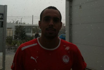 Ολυμπιακός: «Θαμπώθηκε» από το χιόνι ο Ντιόγκο!