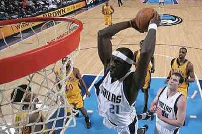 Αρμάνι Μιλάνο: «Μπλόκο» Χέντριξ σε Μενσά-Μπονσού