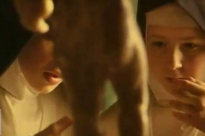 H μικρή καλόγρια ήξερε από... όργανα (video)