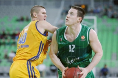 Σαν Αντόνιο Σπερς: Στον... άερα ο Άρον Μπέινς