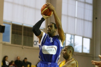 Ηλυσιακός: Ανακοίνωσε Γκάρισον, Ράιλι