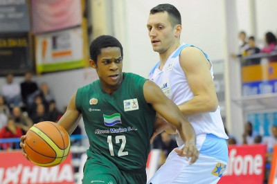 Κουμπούρας: «Δύσκολο μετά τα τρίποντα του Καπόνο»