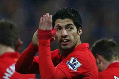 Μάντσεστερ Γιουνάιτεντ: «Λουίς Σουάρεζ, τα δόντια σου είναι... οφσάιντ!» (video)