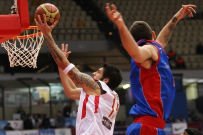 Ολυμπιακός: Η τάπα του Περπέρογλου και το λέι απ του Πρίντεζη (video)