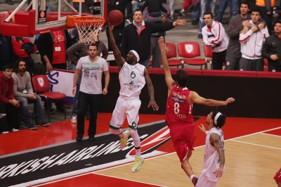 Σιένα: Η εμφάνιση του Μπράουν με Ολυμπιακό (video)