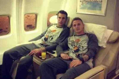 Μάντσεστερ Γιουνάιτεντ: Ο Φαν Πέρσι και ο... Μπαγκς Μπάνι (photos)