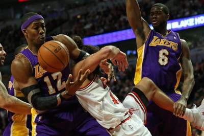 Λος Άντζελες Λέικερς: Δεν ασχολείται με σενάρια ο Χάουαρντ