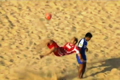 Το γκολ του αιώνα στην... άμμο! (video)