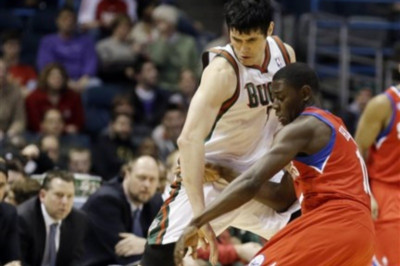 Μιλγουόκι Μπακς: Άντεξαν τους «σίξερς» (video)