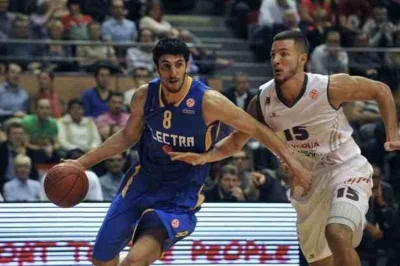 Ελιγιάχου στο Onsports: «Θα γίνει... πραγματική μάχη με Ολυμπιακό!» (photos+videos)