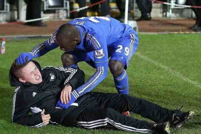 Το ball boy της Σουόνσι ξέρει... καντάρια μπάλα! (video)