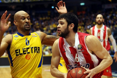 Μακάμπι Τελ Αβίβ: «Πέταξε» ο Σμιθ με Ολυμπιακό (video)