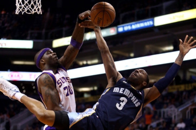 Κλίβελαντ Καβαλίερς: Βοήθεια από Σπέιτς και Έλινγκτον