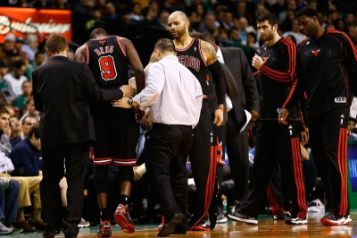 Σικάγο Μπουλς: Αύριο Ντενγκ, σήμερα… πόλεμος