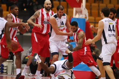 Ολυμπιακός: Ο καβγάς Λο - Σάτο (video)