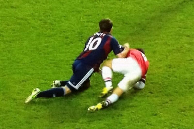 Στόουκ – Άρσεναλ: Η μπουνιά του Όουεν στον Αρτέτα (photos+video)