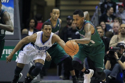 Μιλγουόκι Μπακς: «Λύγισαν» τους Μάτζικ (video)