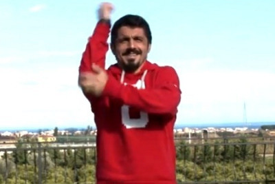 Σιόν: Γκατούζο και Μουνιόθ χορεύουν... Gangnam Style! (video)